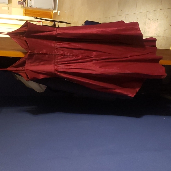 Deep burgundy cocktail dress longer in the back new with tags size 15 - Picture 4 of 5